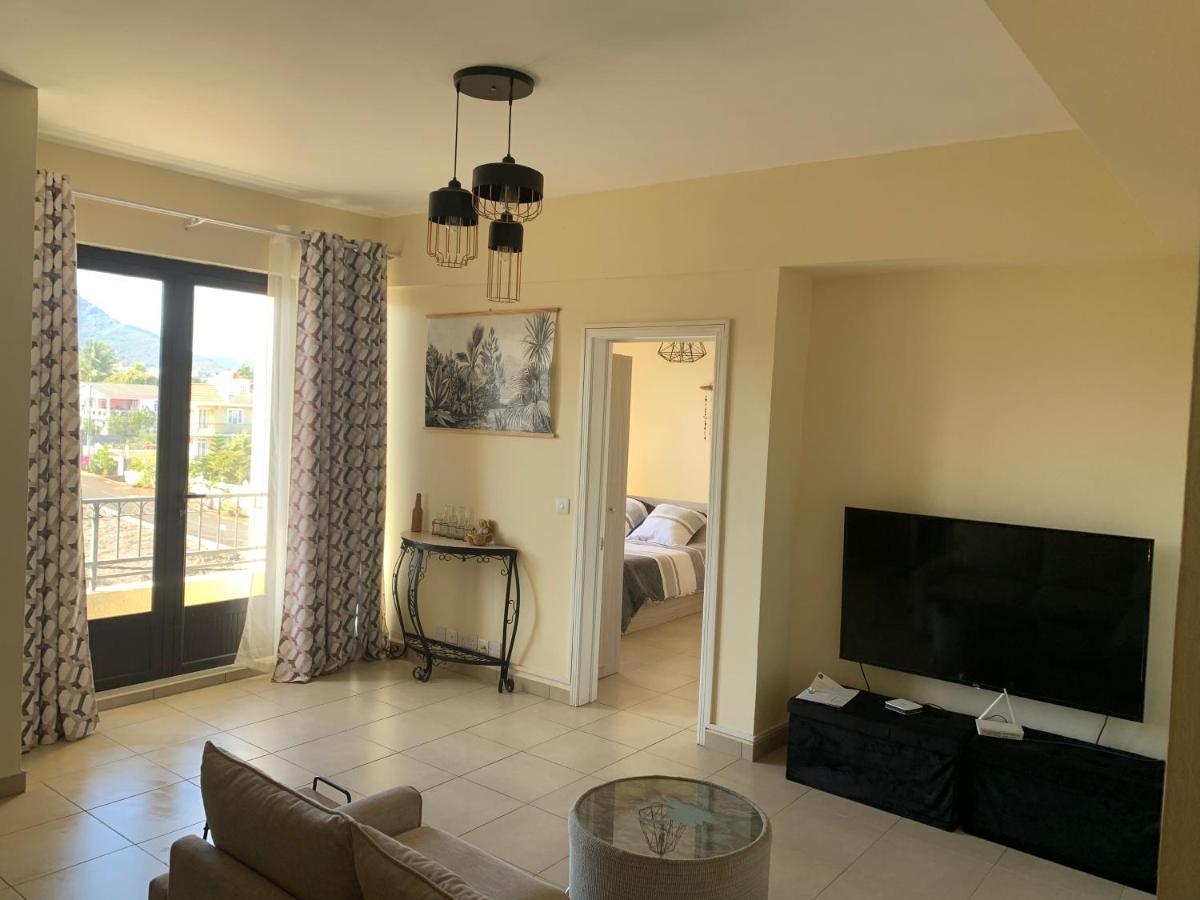 Modern Apartment Close To Flic En Flac Beach Kültér fotó
